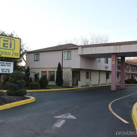 Express Inn - Wall Farmingdale Екстер'єр фото