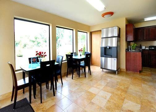 Express Inn - Wall Farmingdale Ресторан фото
